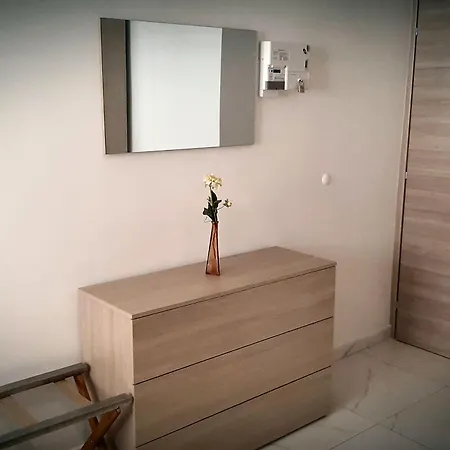 Daire Blue Crystal - Few Steps From The Sea