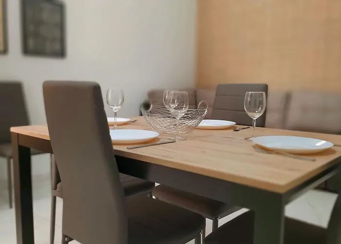 Daire Blue Crystal - Few Steps From The Sea *